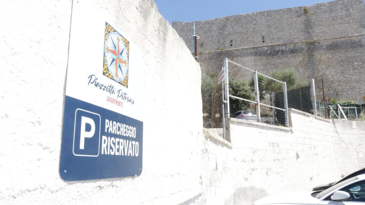 Piazzetta Petrone Apartments + Parking Вьесте Экстерьер фото
