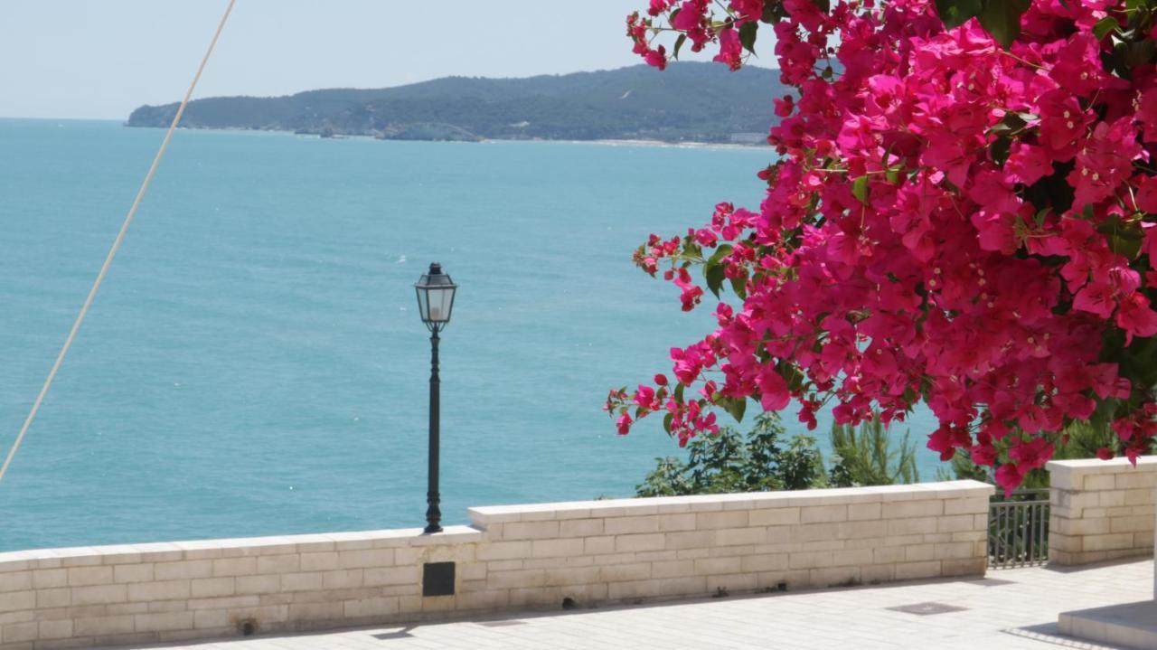 Piazzetta Petrone Apartments + Parking Вьесте Экстерьер фото