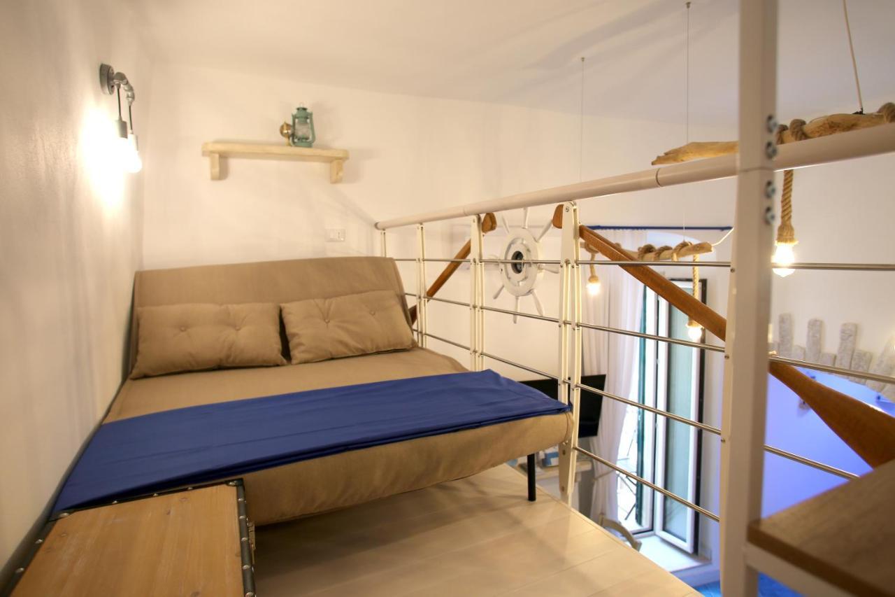 Piazzetta Petrone Apartments + Parking Вьесте Экстерьер фото