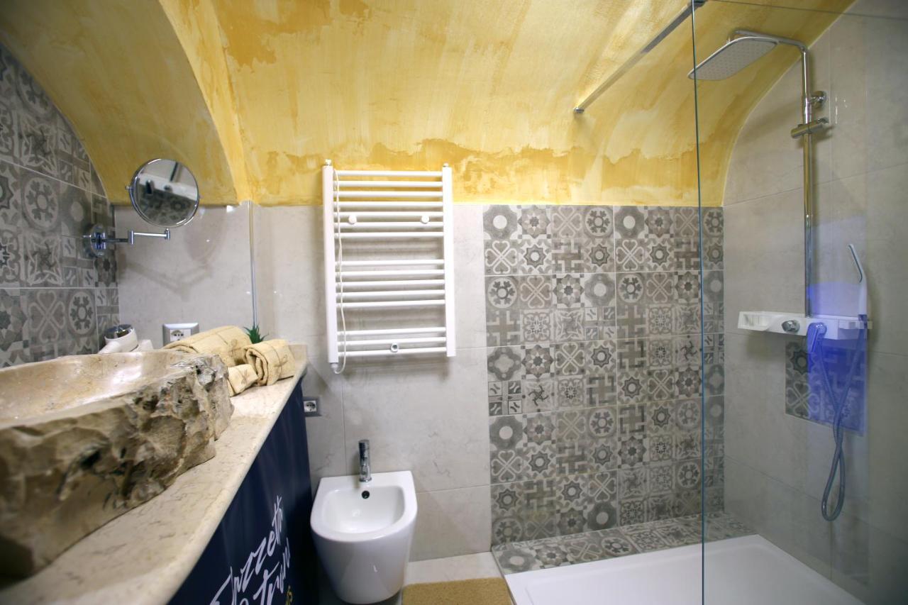 Piazzetta Petrone Apartments + Parking Вьесте Экстерьер фото