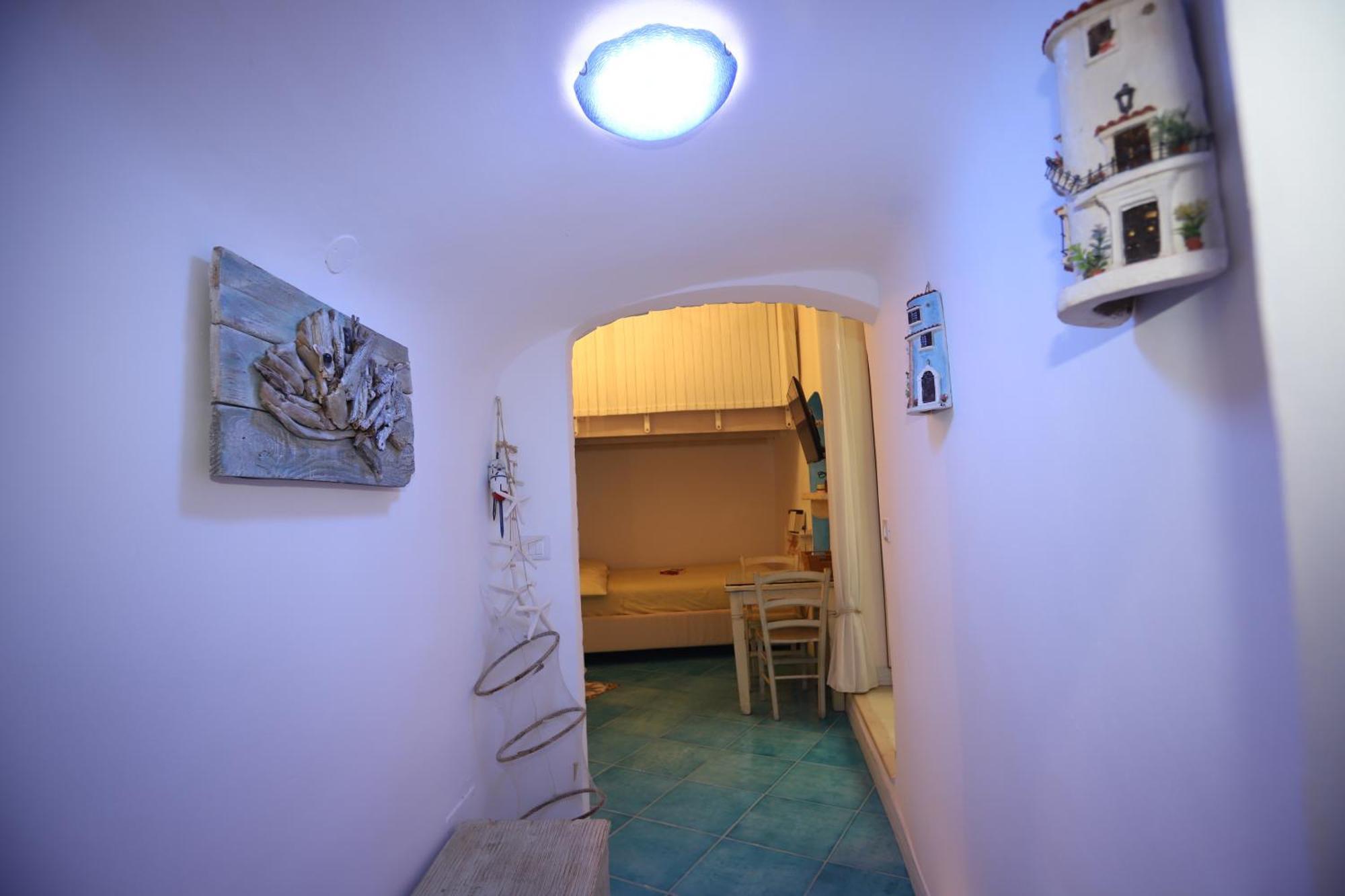Piazzetta Petrone Apartments + Parking Вьесте Экстерьер фото