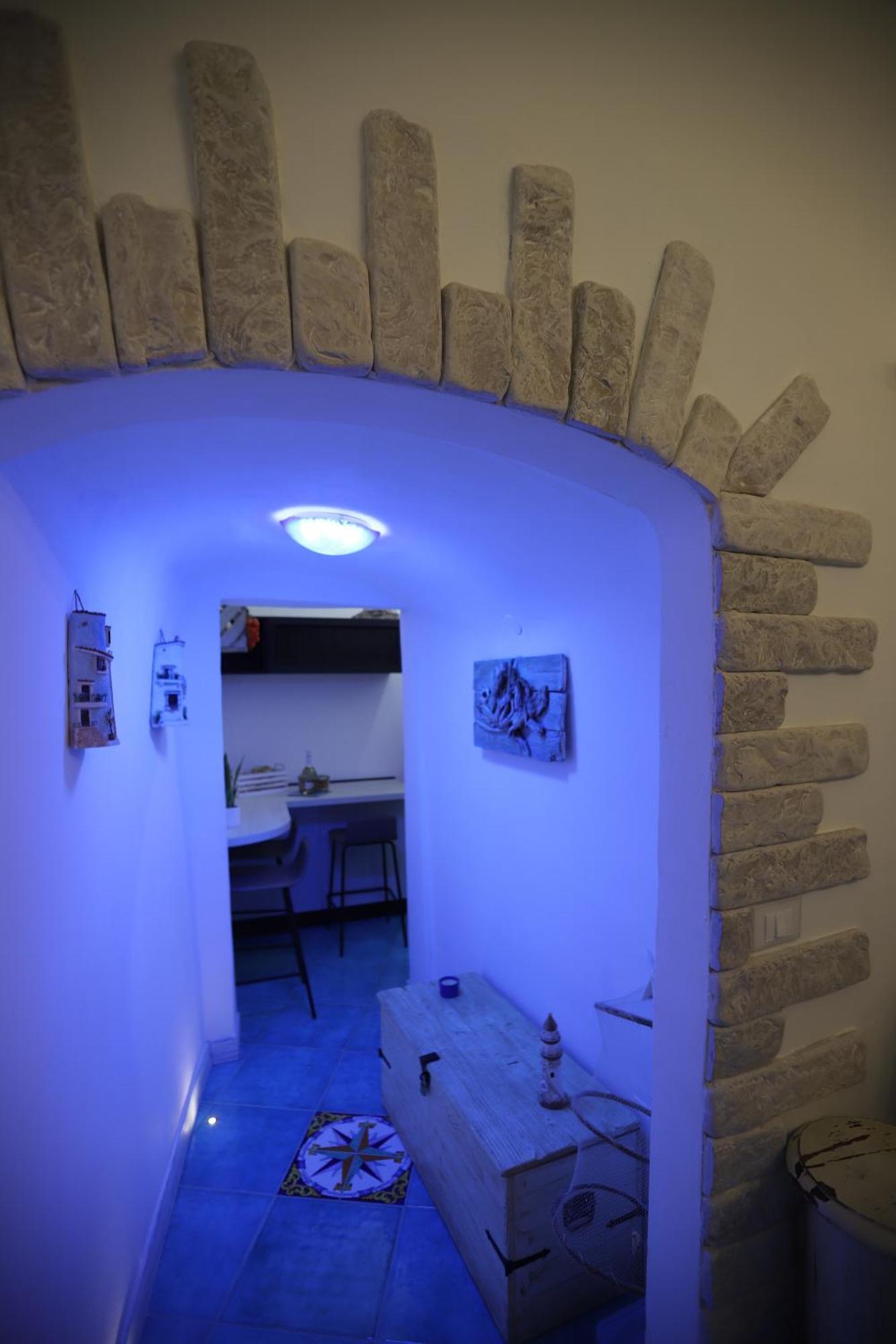 Piazzetta Petrone Apartments + Parking Вьесте Экстерьер фото
